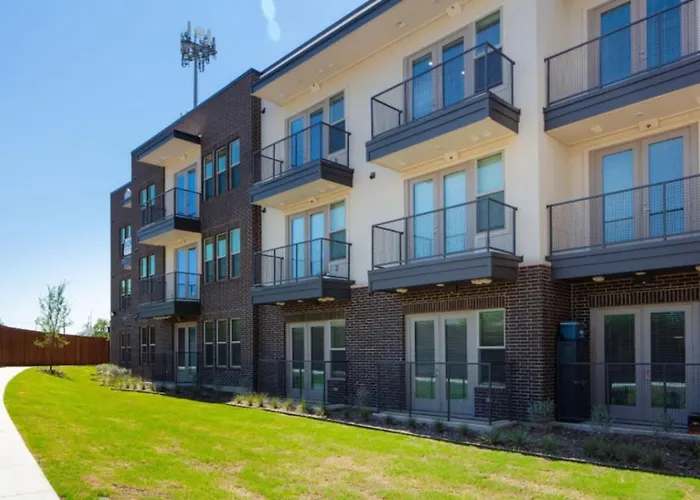 Bright And Breezy Apartment *